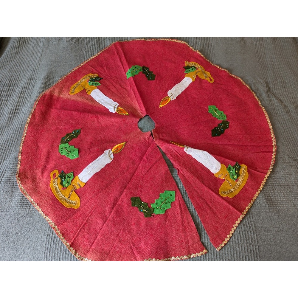 Christmas Tree Skirt VTG Green Red Felt Oval‎ Holly Leaves & Candles Handmade